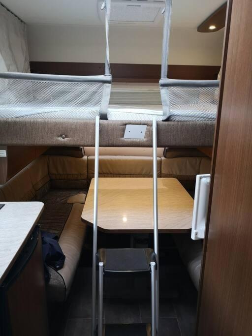 Modern Caravan Тромсьо Екстериор снимка